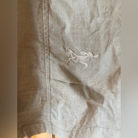 Arc’teryx Blasa Athleisure Sage Green/Grey Dress Size 8 - Picture 3 of 9